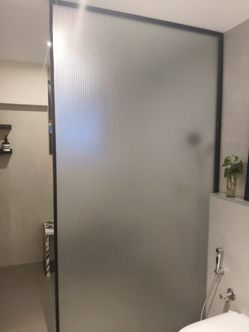 Decorative floral pattern glass film on living room partition